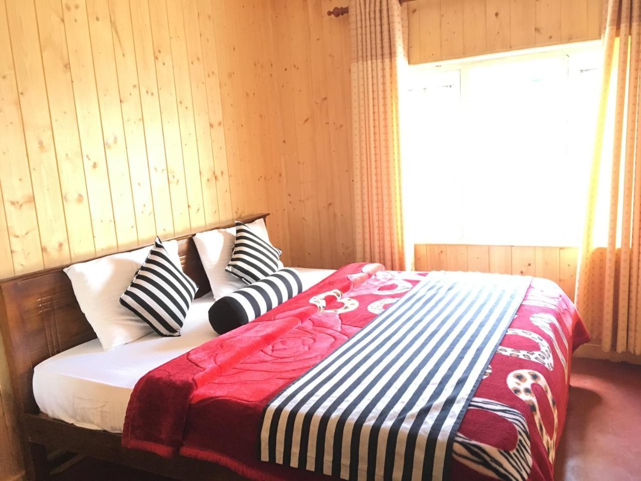 Blue Moon Hotel Νουβάρα Ελίγια Εξωτερικό φωτογραφία