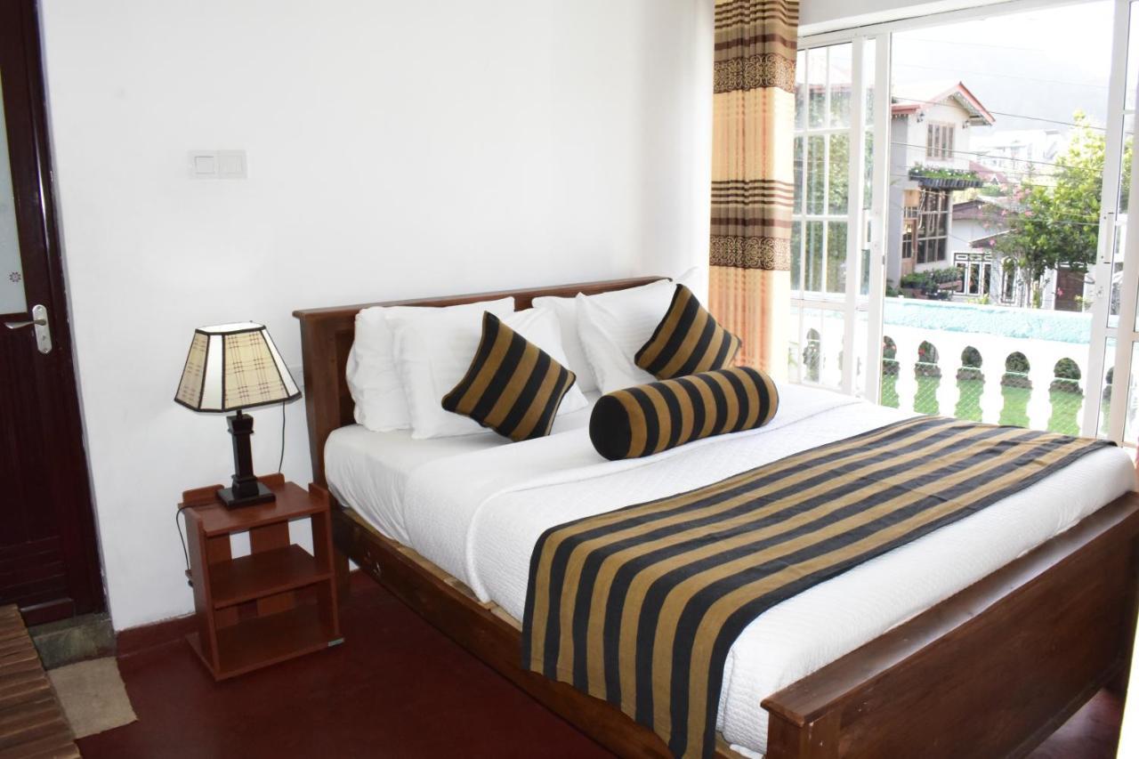 Blue Moon Hotel Νουβάρα Ελίγια Εξωτερικό φωτογραφία