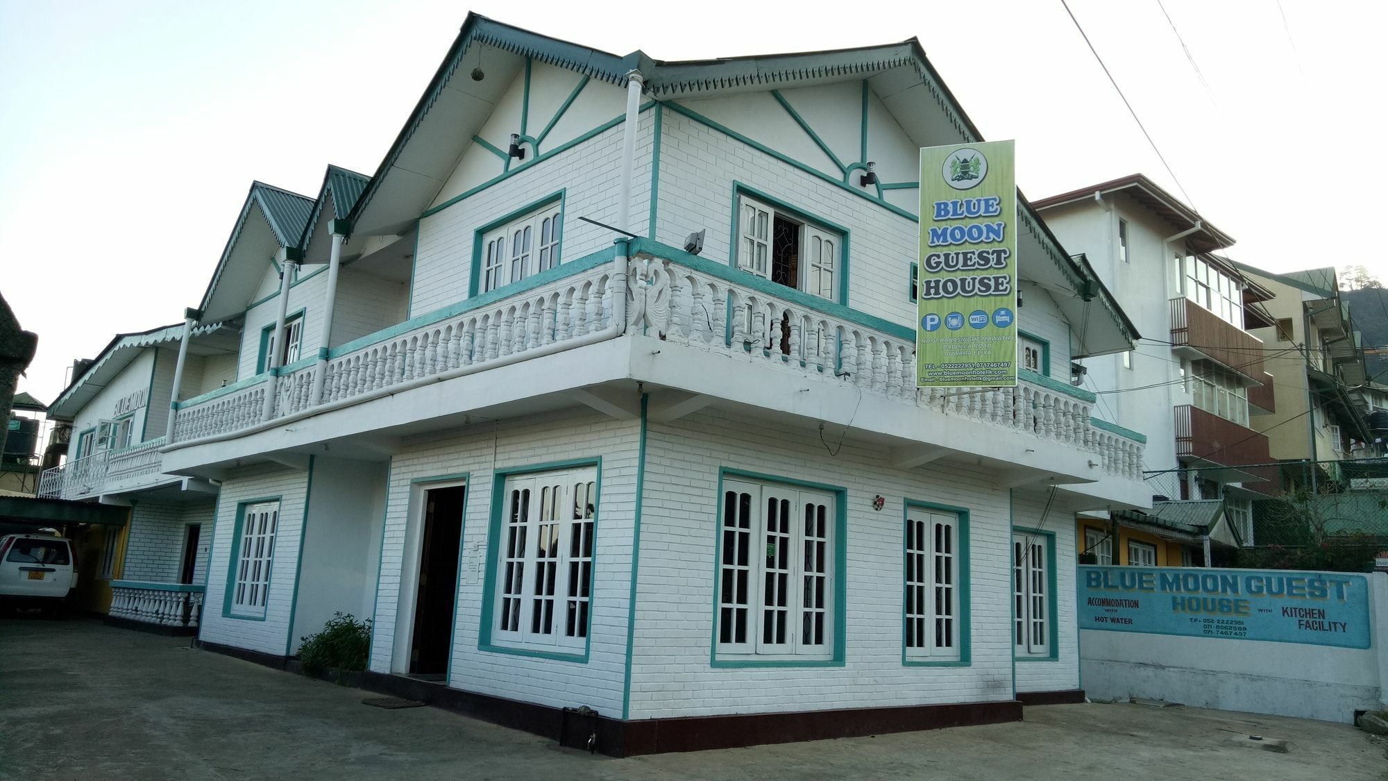 Blue Moon Hotel Νουβάρα Ελίγια Εξωτερικό φωτογραφία