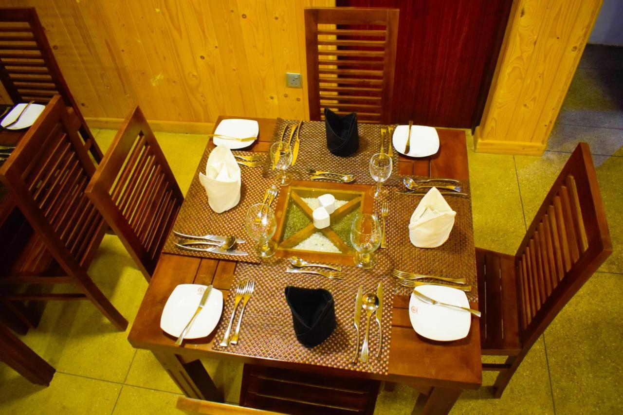 Blue Moon Hotel Νουβάρα Ελίγια Εξωτερικό φωτογραφία